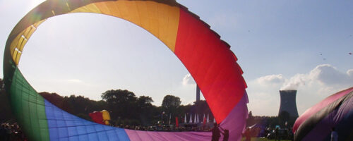 Alljährlich im Bereich der Herbstferien findet auf unserem Segelflugplatz das Sparkasse-Famillien-Drachenfest von Lünen statt. Es ist eine farbenfrohe Attraktion für alt und jung.